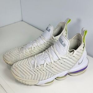 Lebron 16 Buzz Lightyear
